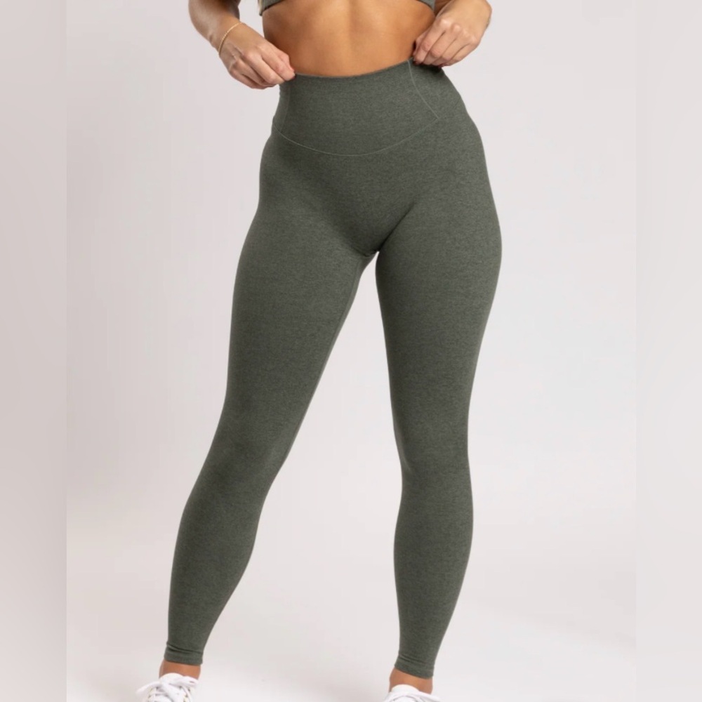 Ptula BarePro Women's Leggings Ivy Olive Green XS New - Picture 2 of 2